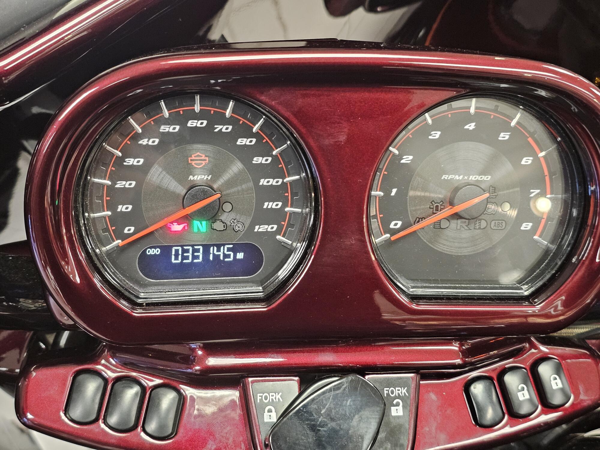 FLTRXSE 2018 CVO™ Road Glide®, photo 28