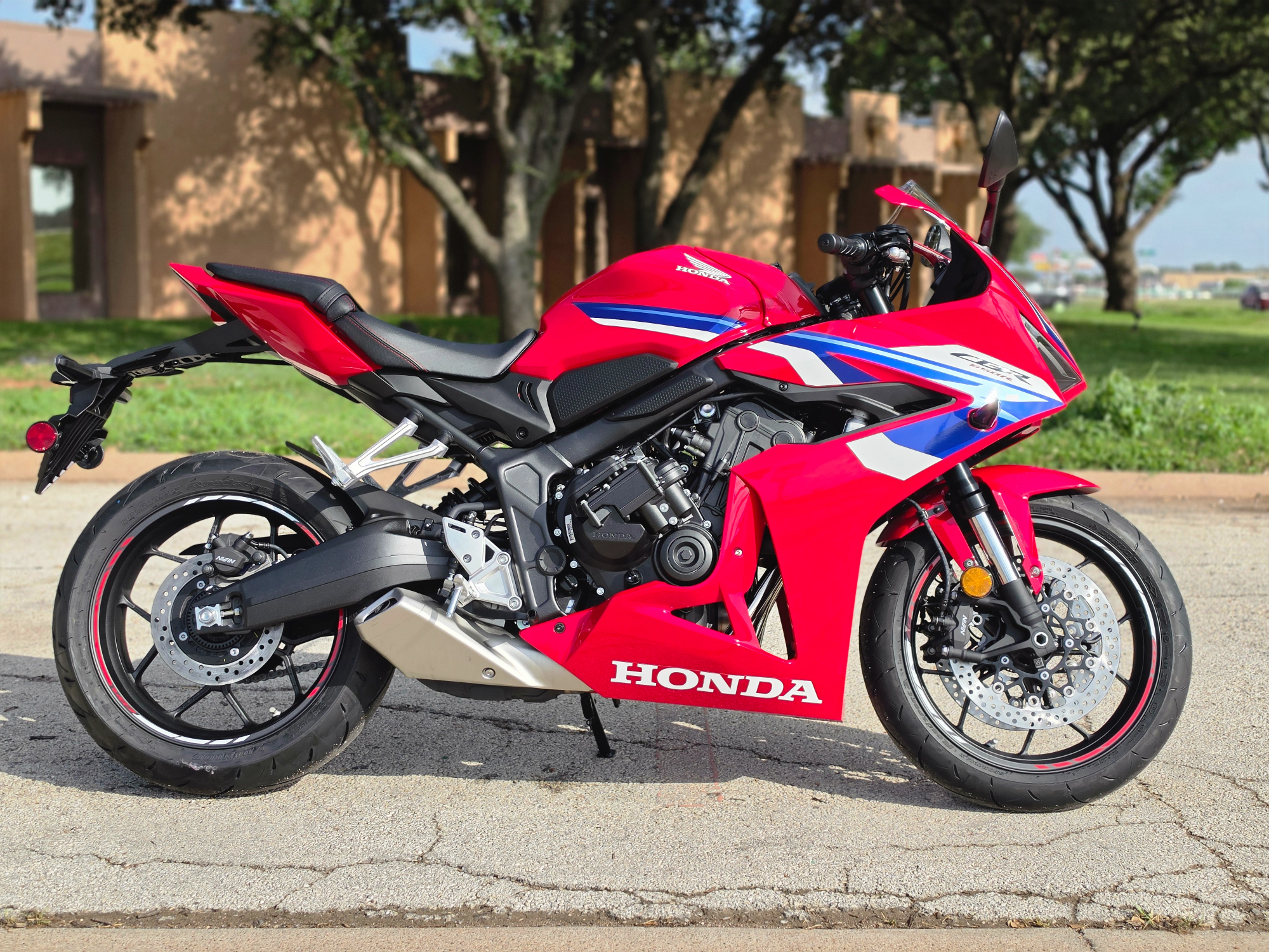 2026 Honda CBR650R E-Clutch
