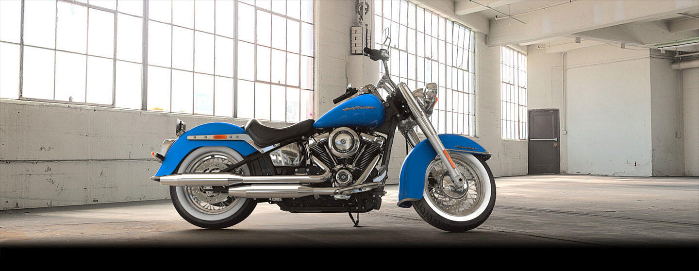 2018 Harley-Davidson® Deluxe ELECTRIC BLUE W/PINSTRIPE