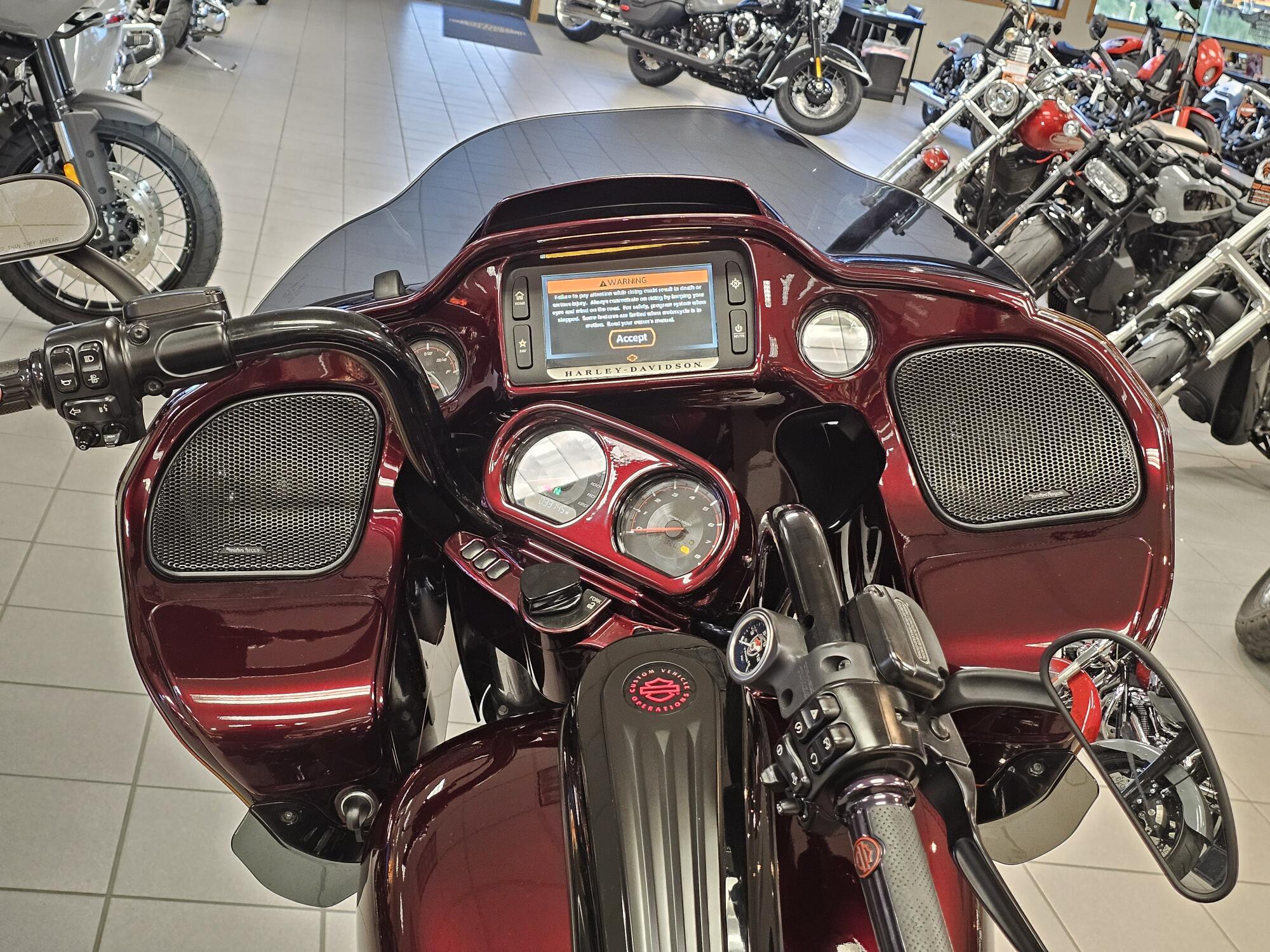 FLTRXSE 2018 CVO™ Road Glide®, photo 23