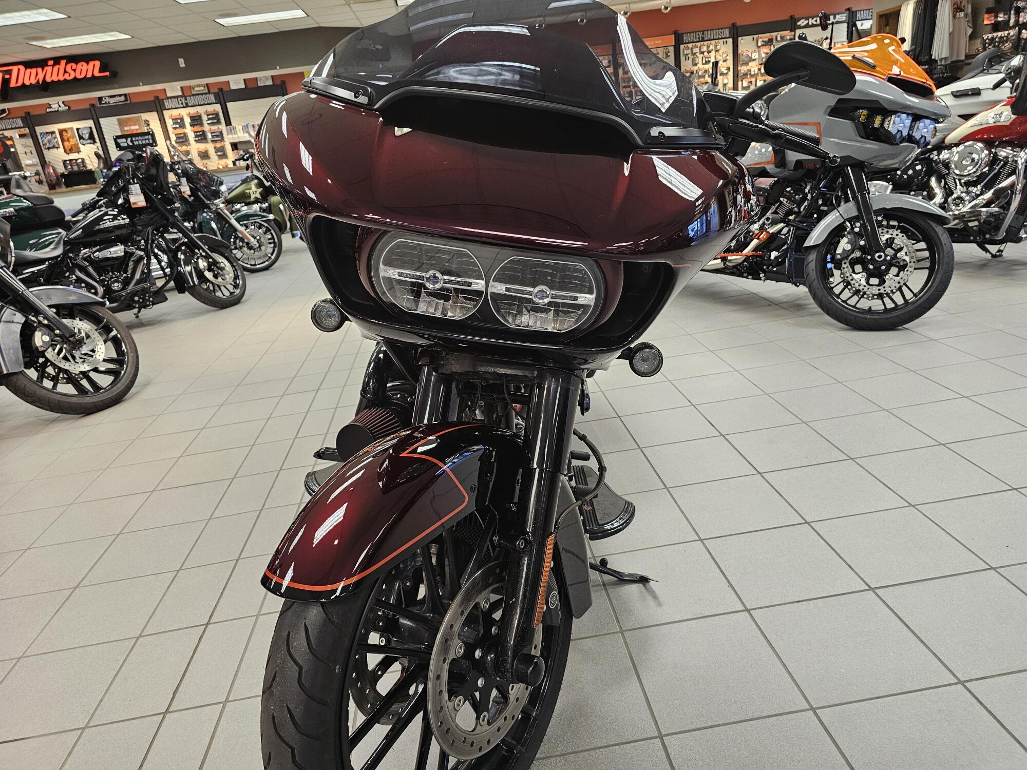 FLTRXSE 2018 CVO™ Road Glide®, photo 19