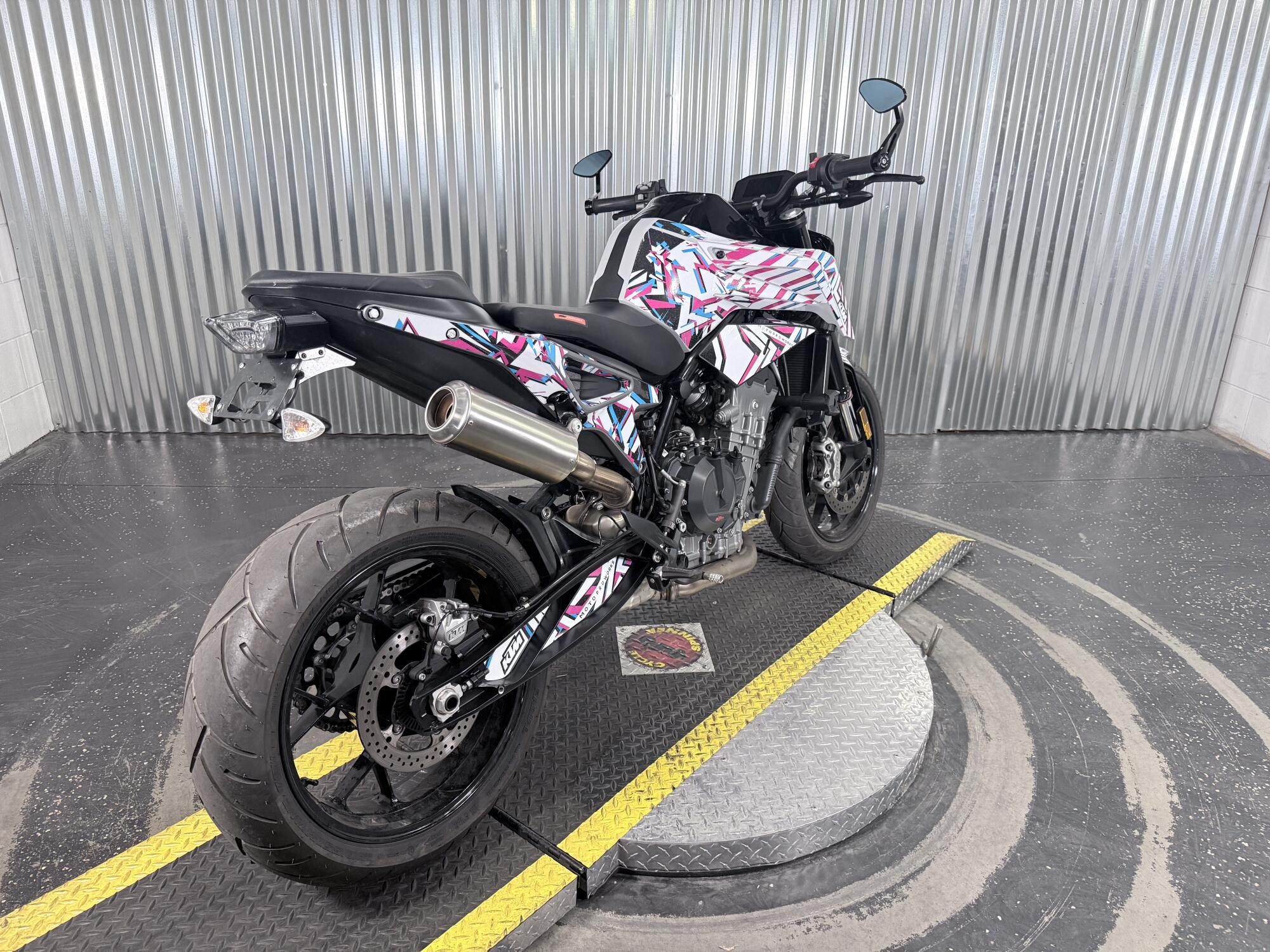 2024 KTM 790 Duke, photo 3