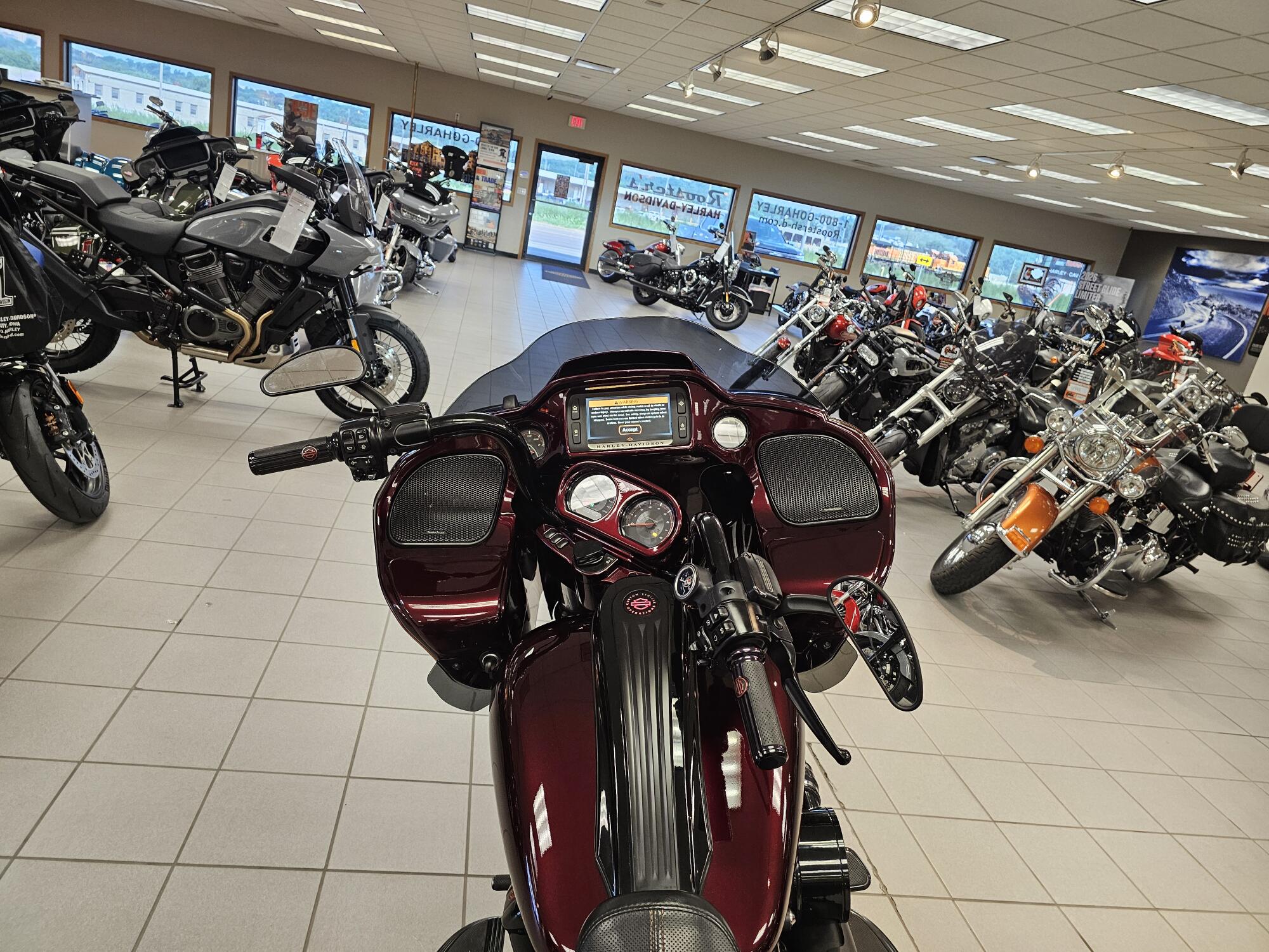 FLTRXSE 2018 CVO™ Road Glide®, photo 22