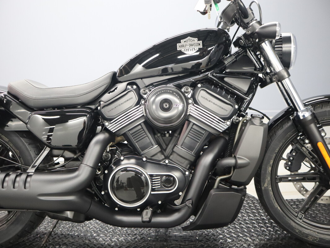 2026 Harley-Davidson® Nightster™ RH975, photo 13