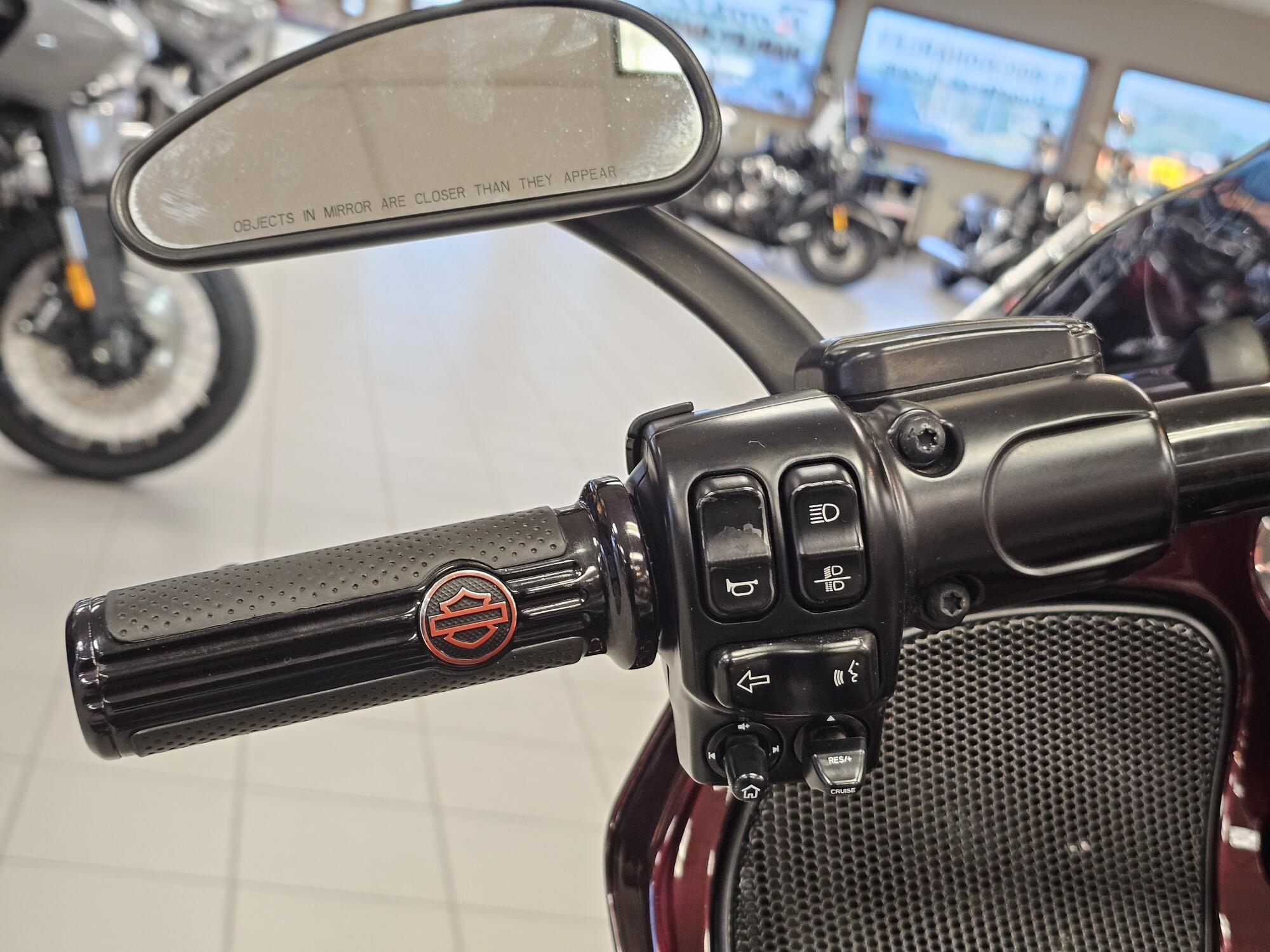FLTRXSE 2018 CVO™ Road Glide®, photo 26