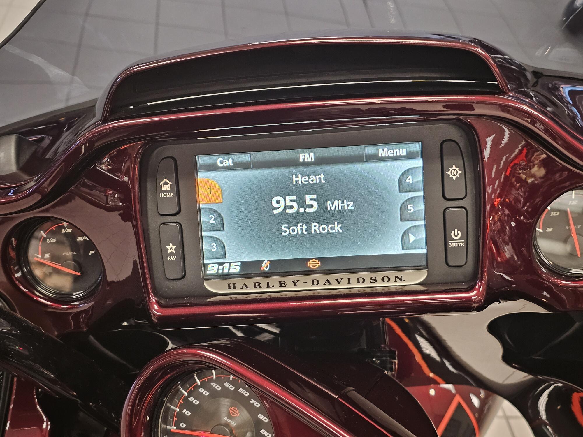 FLTRXSE 2018 CVO™ Road Glide®, photo 27