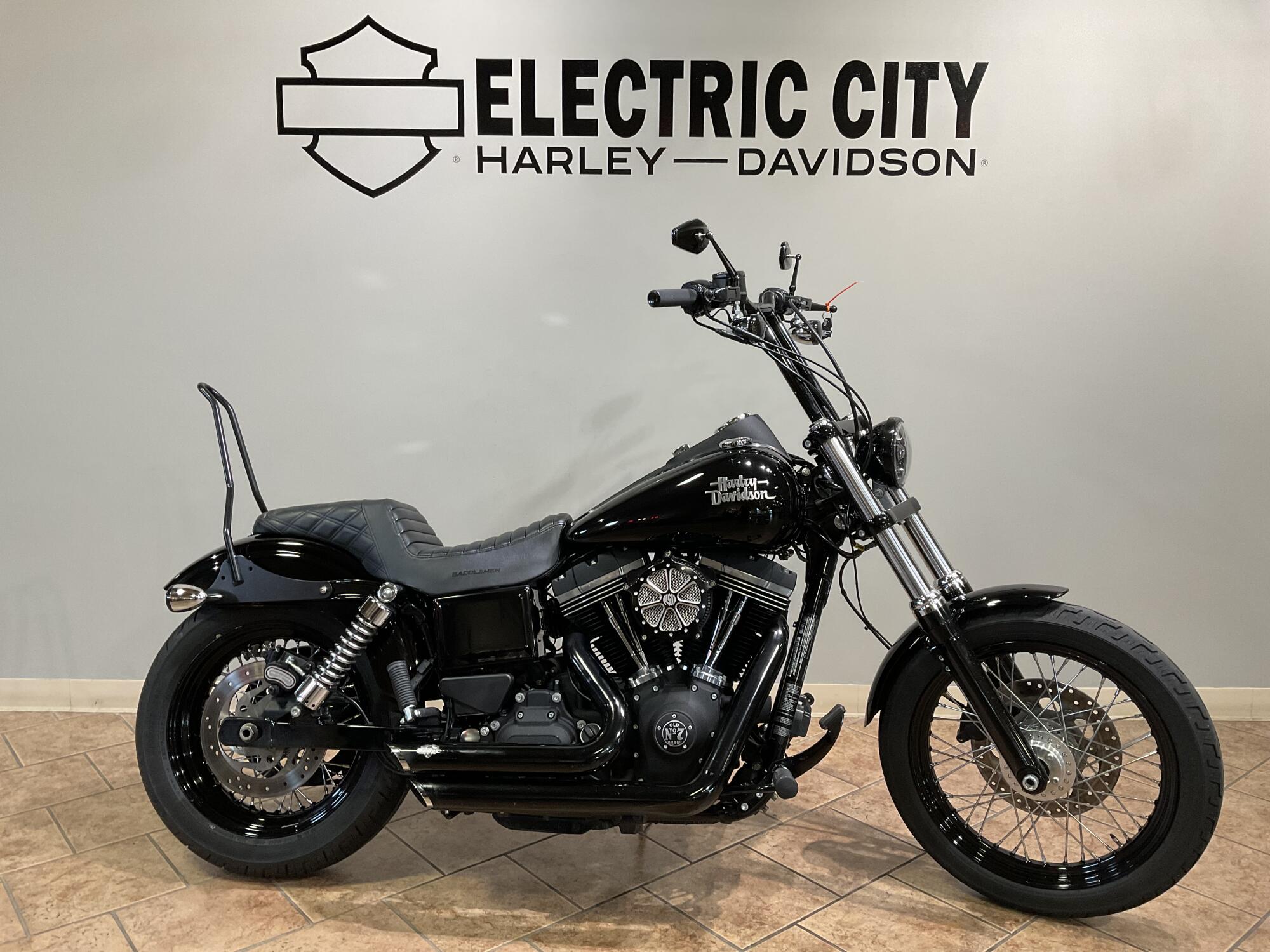 2016 Harley-Davidson® FXDB103 Street Bob® Vivid Black