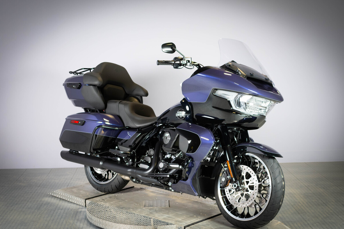 2026 Harley-Davidson® Road Glide Limited FLTRXL, photo 2