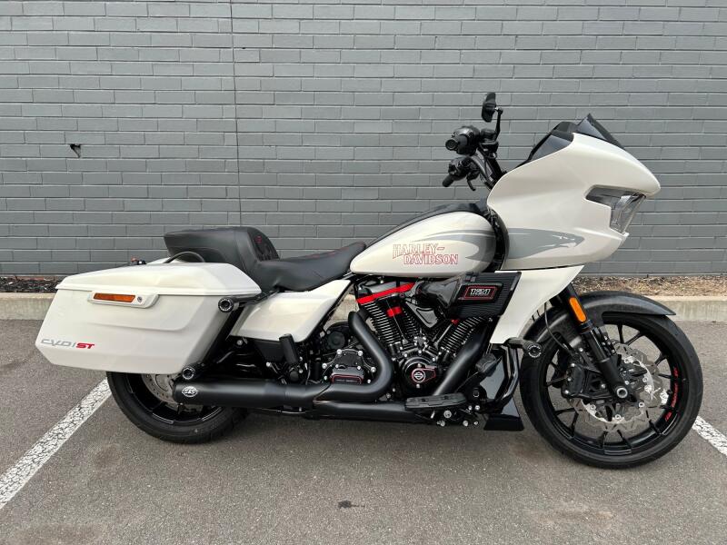 2024 25th ANV FLTRXSTSE CVO Road Glide ST 121ci 