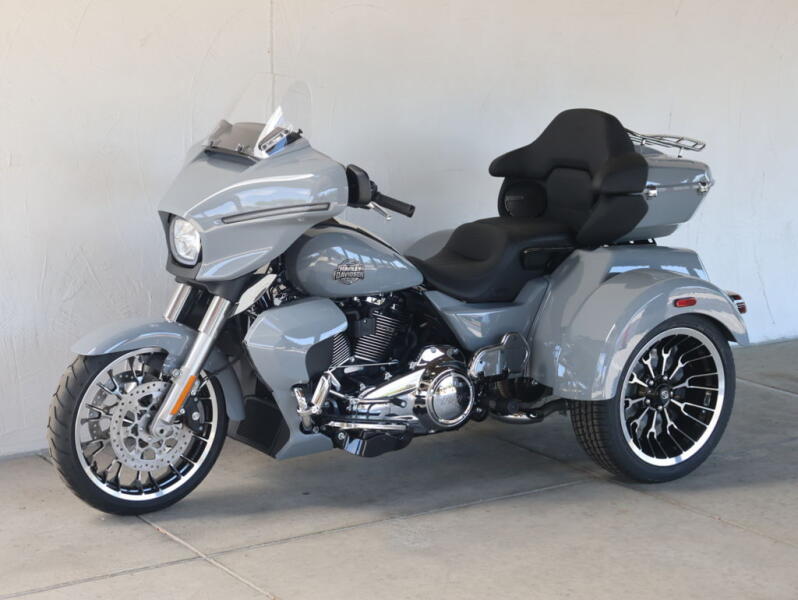 2026 Harley-Davidson® FLHLT Street Glide 3 Limited N858143