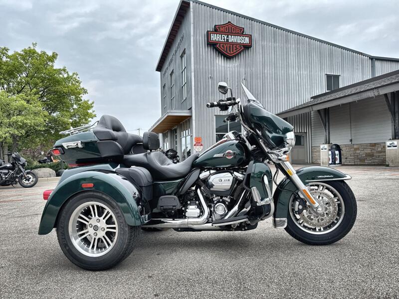 2024 Harley-Davidson® Tri Glide® Ultra Alpine Green / Vivid Black