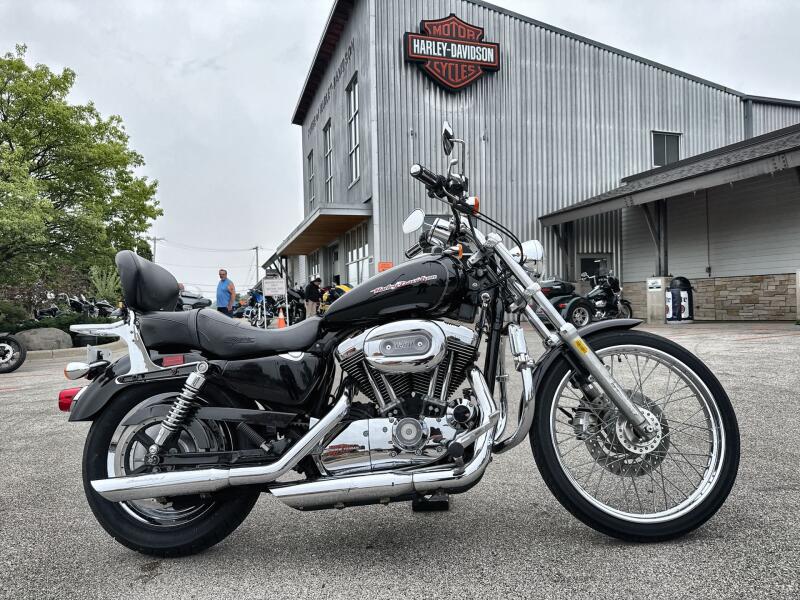 2004 Harley-Davidson® 1200 Custom Vivid Black