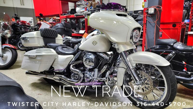 2014 Harley-Davidson® Street Glide® Special, FLHXS - Custom