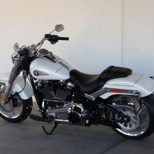 2026 Harley-Davidson® FLFB Fat Boy® S023973 thumb 2