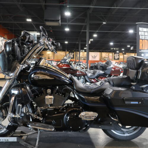 FLHRSE5 2013 CVO™ Road King® thumb 3