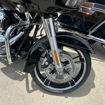 2015 Harley-Davidson® Road Glide® Special Vivid Black thumb 2