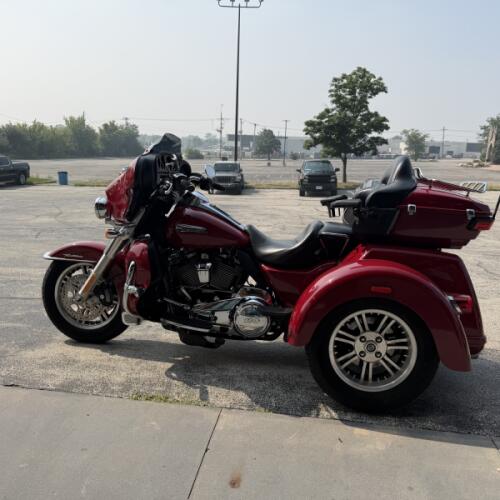 FLHTCUTG 2021 Tri Glide® Ultra thumb 0