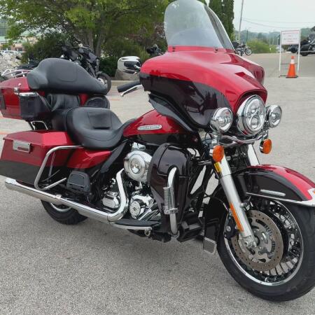 2013 Harley-Davidson® Electra Glide® Ultra Limited Two-Tone Ember Red Sunglo/Merlot Sunglo thumb 3