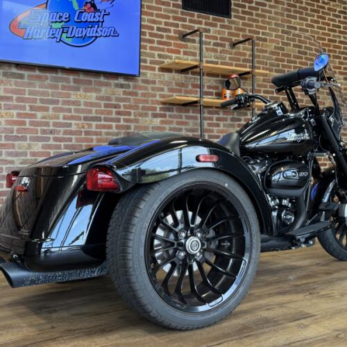 Harley-Davidson® Freewheeler® 2023 thumb 3