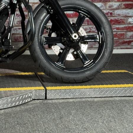 FXBBS 2022 Street Bob® 114 thumb 1