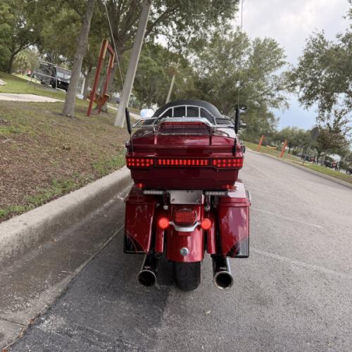 2011 Harley-Davidson® CVO™ Road Glide® Ultra Billiard Red/Vivid Black — Black Finish thumb 3