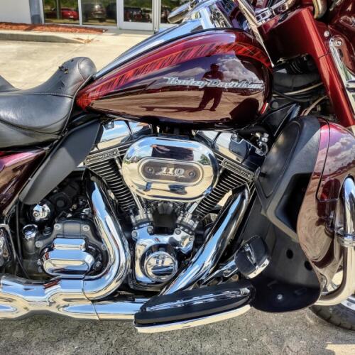 Harley-Davidson® CVO™ Electra Glide Ultra Limited® 2014 thumb 2