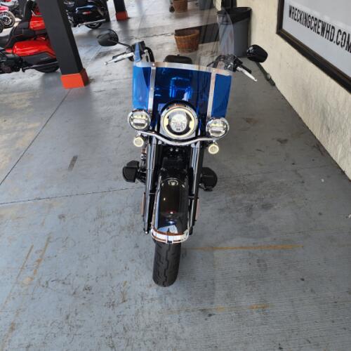 2026 Harley-Davidson® Heritage Classic® FLHC thumb 3