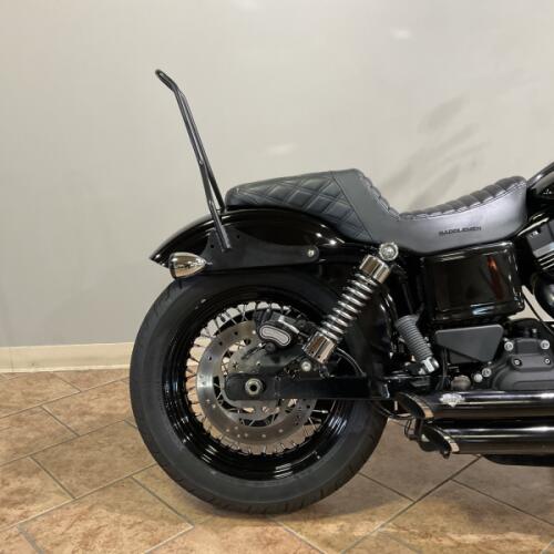 2016 Harley-Davidson® Street Bob® Vivid Black  FXDB thumb 0