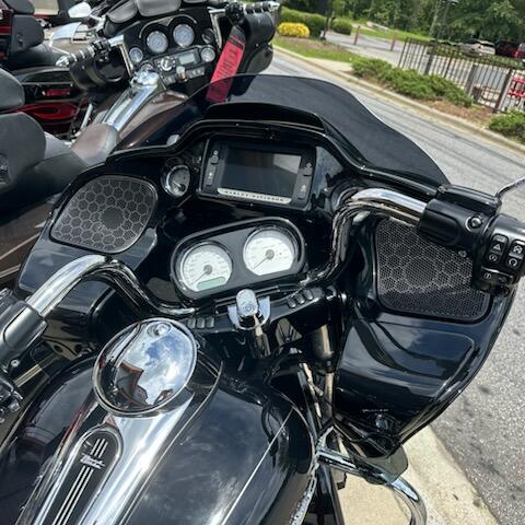 2015 Harley-Davidson® Road Glide® Special Vivid Black thumb 3