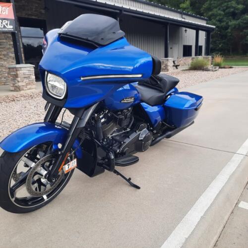 2024 Harley-Davidson® Street Glide® Blue Burst - Black Finish thumb 3