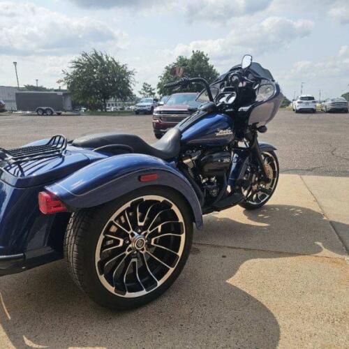 2023 Harley-Davidson® Road Glide® 3 BRT BILIARD BLU thumb 3