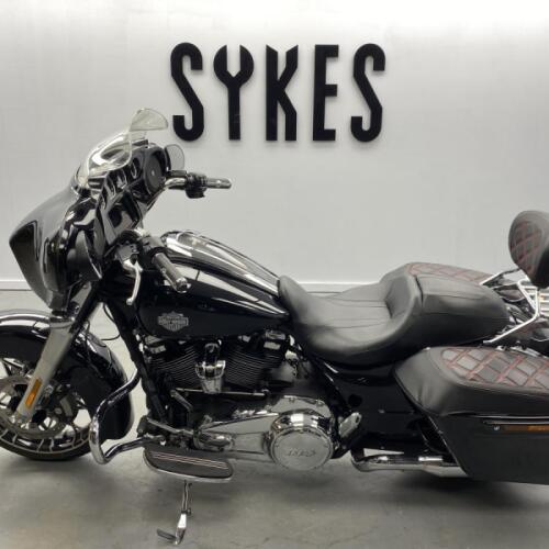 2021 Harley-Davidson FLHXS Touring Street Glide 114 in Vivid Black thumb 1