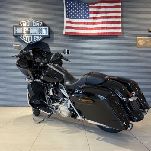 2021 Harley-Davidson® Road Glide® Special Vivid Black thumb 2