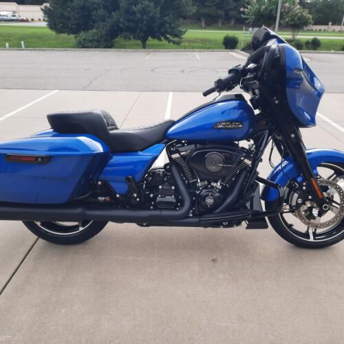 2024 Harley-Davidson® Street Glide® Blue Burst - Black Finish thumb 0