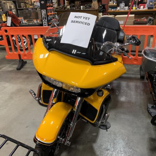 2022 Harley-Davidson® CVO™ Road Glide® Limited Hightail Yellow Pearl thumb 1