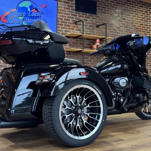 Harley-Davidson® Street Glide 3 Limited 2026 thumb 3