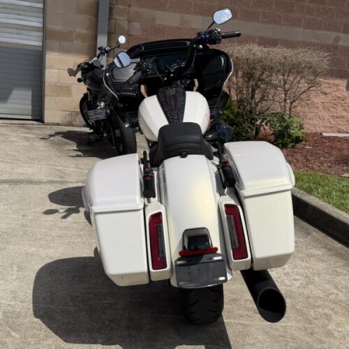 Harley-Davidson® CVO™ Road Glide® ST 2024 thumb 1