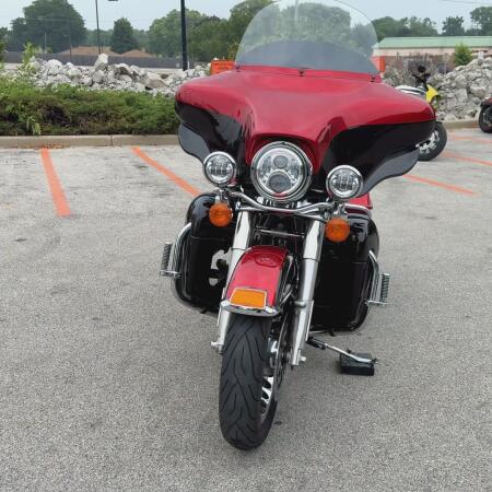 2013 Harley-Davidson® Electra Glide® Ultra Limited Two-Tone Ember Red Sunglo/Merlot Sunglo thumb 2