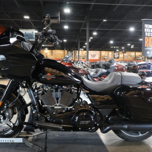 FLTRX 2025 Road Glide™ thumb 3
