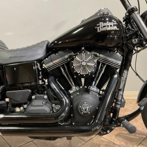 2016 Harley-Davidson® Street Bob® Vivid Black  FXDB thumb 3