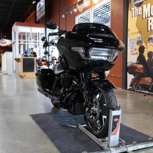 FLTRX 2025 Road Glide™ thumb 2