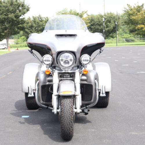 2017 Harley-Davidson® Tri Glide® Ultra Two-Tone Black Hills Gold/Black Quartz thumb 1