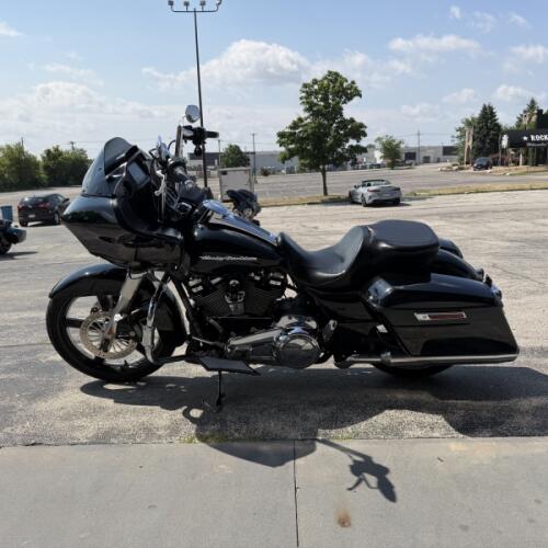 FLTRX 2020 Road Glide® thumb 0