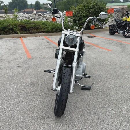 2009 Harley-Davidson® Street Bob® Black thumb 2
