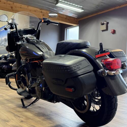 Harley-Davidson® Heritage Classic 114 2019 thumb 1