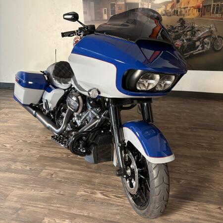 2023 Harley-Davidson® Road Glide® Special Bright Billiard Blue/Billiard Gray  thumb 2