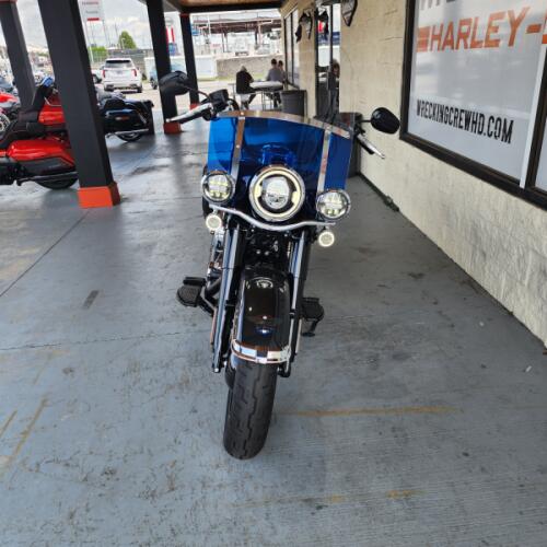 2026 Harley-Davidson® Heritage Classic® FLHC thumb 2