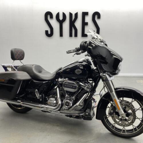 2021 Harley-Davidson FLHXS Touring Street Glide 114 in Vivid Black thumb 3