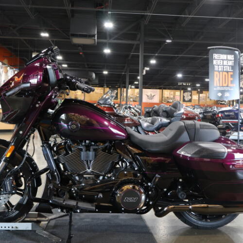 FLHXSE 2025 CVO™ Street Glide™ thumb 3