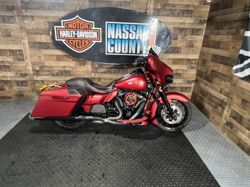 2019 Harley-Davidson® Street Glide® Special Wicked Red Denim